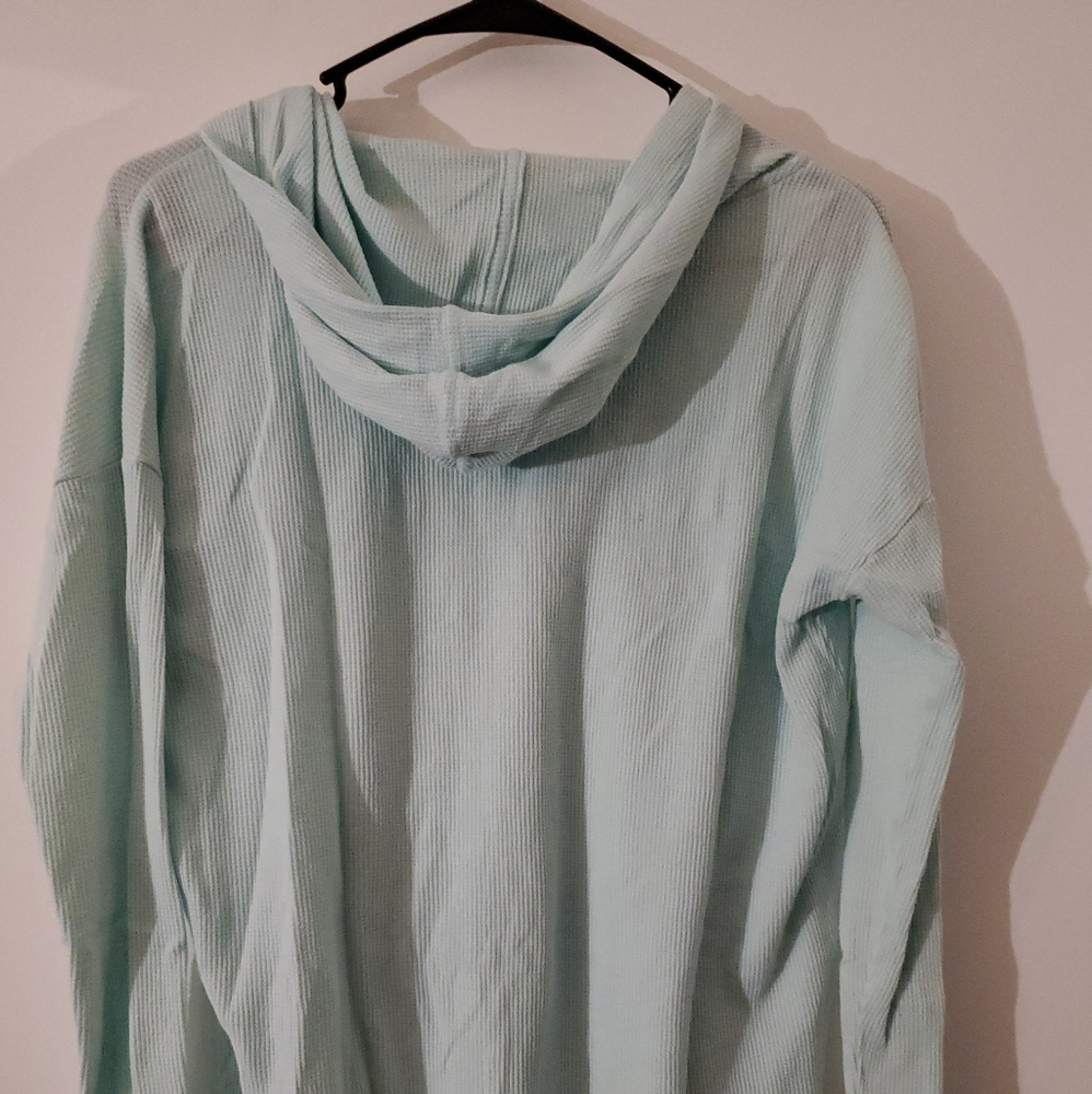 Top - Picture 2 of 3